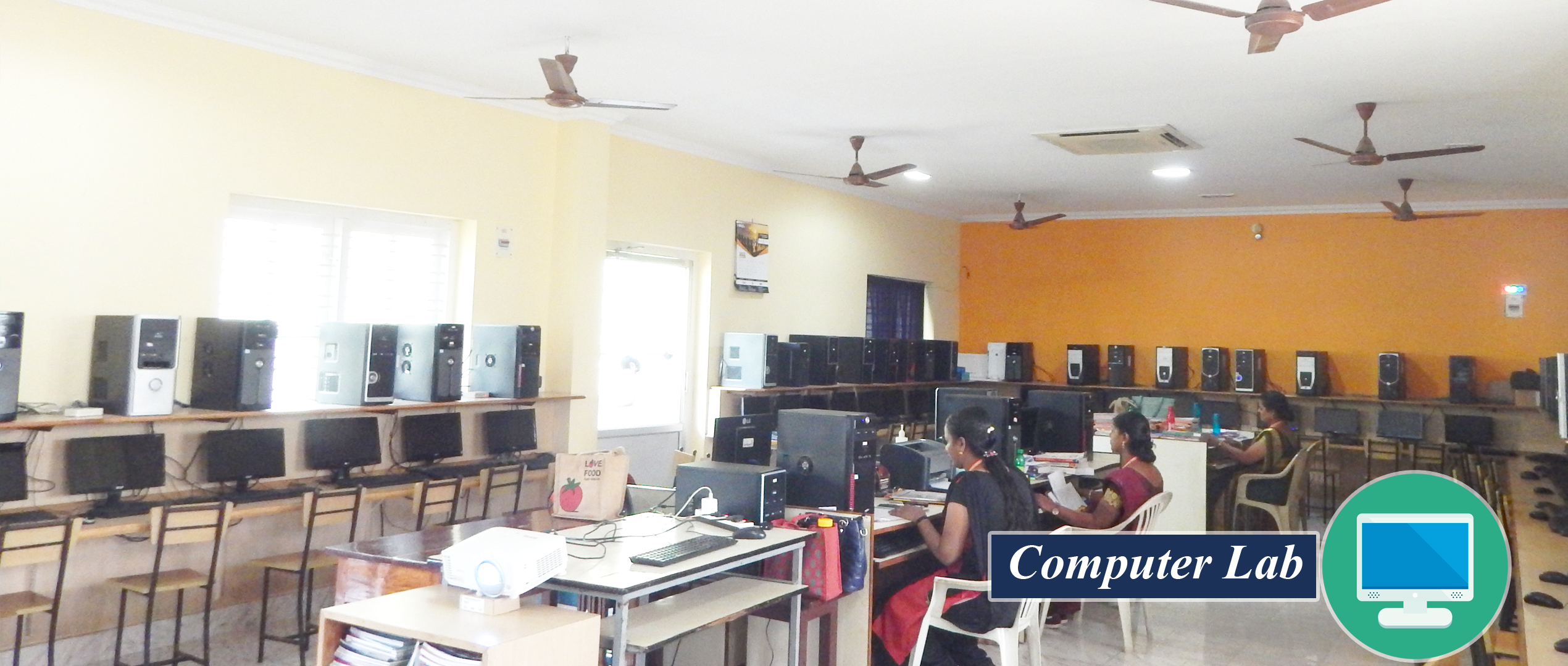Adarsh vidya Kendra school -avk school-computer lab